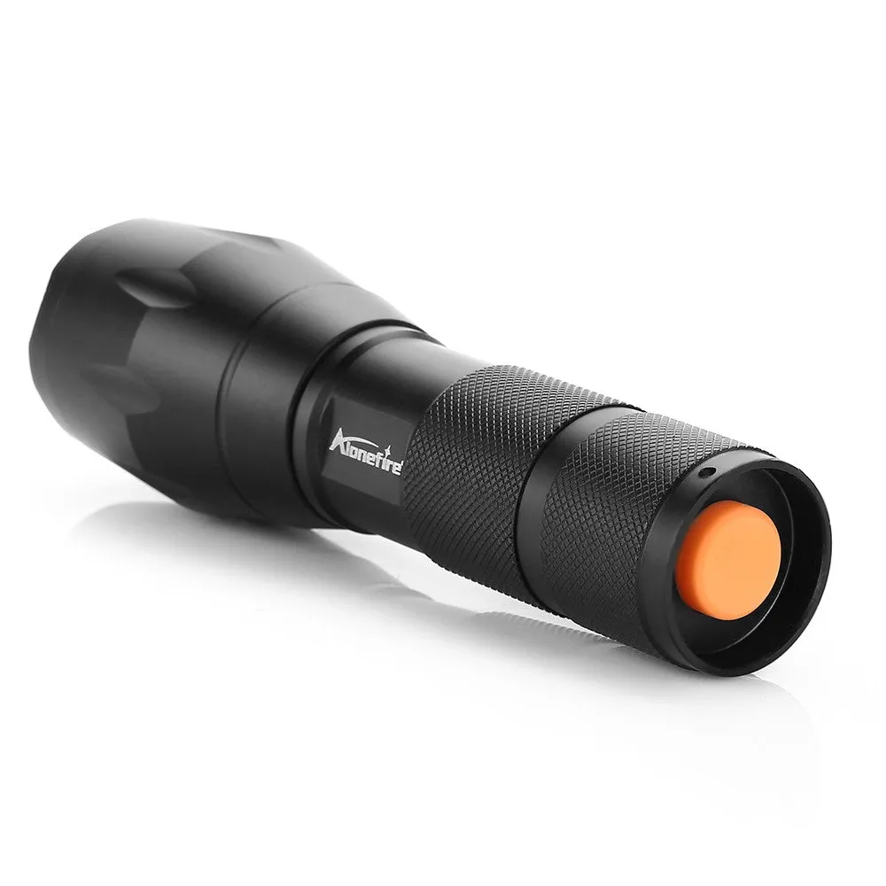 AloneFire E17 LED Flashlight -  Zoomable LED - Rechargeable Battery
