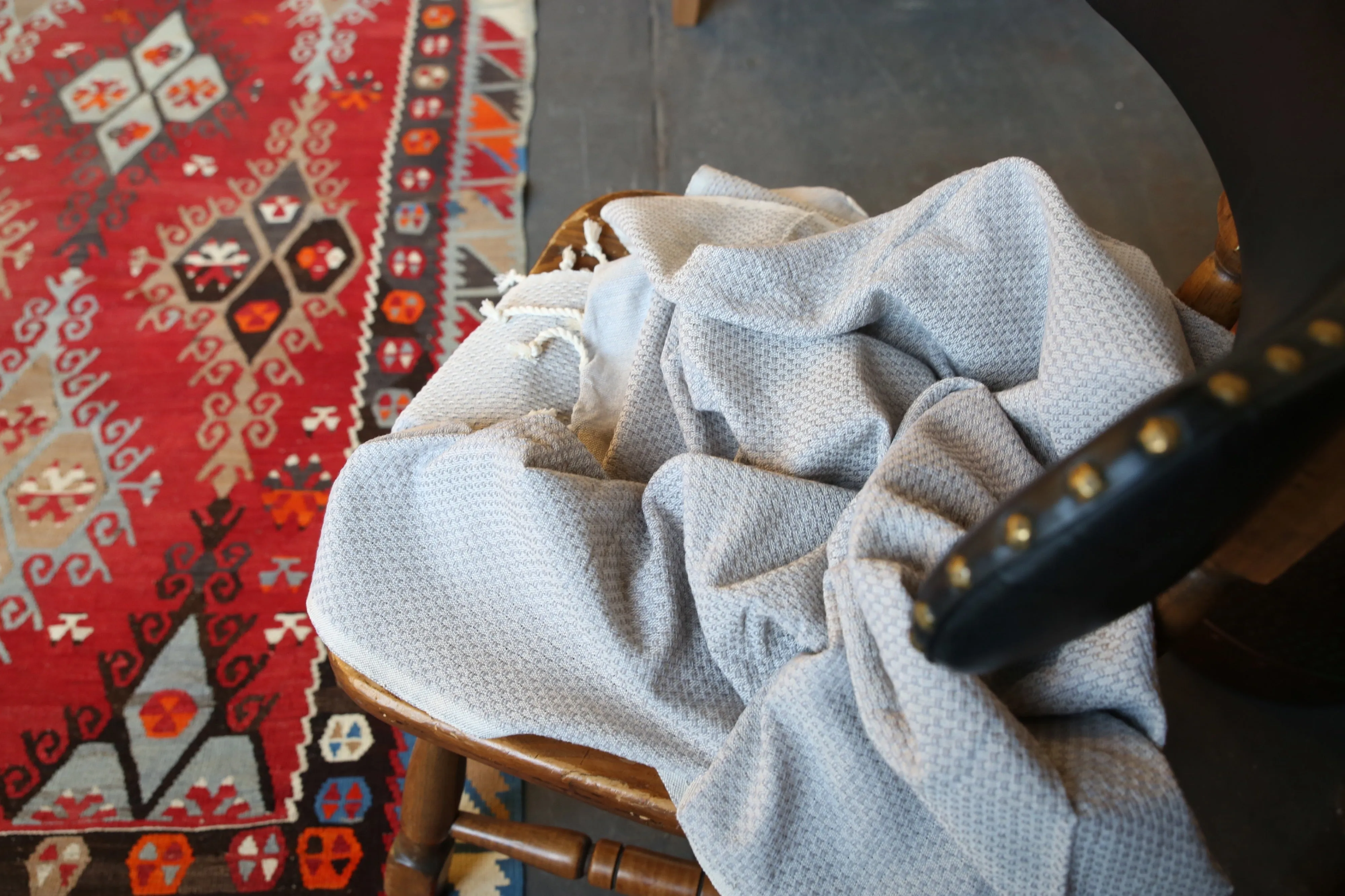 Honeycomb Pestemal Towel in Light Gray