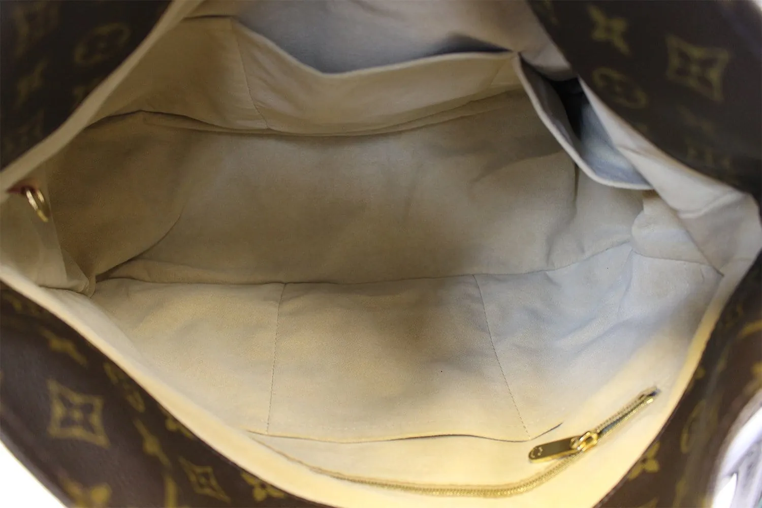 LOUIS VUITTON Artsy MM Monogram Canvas Hobo Shoulder Bag