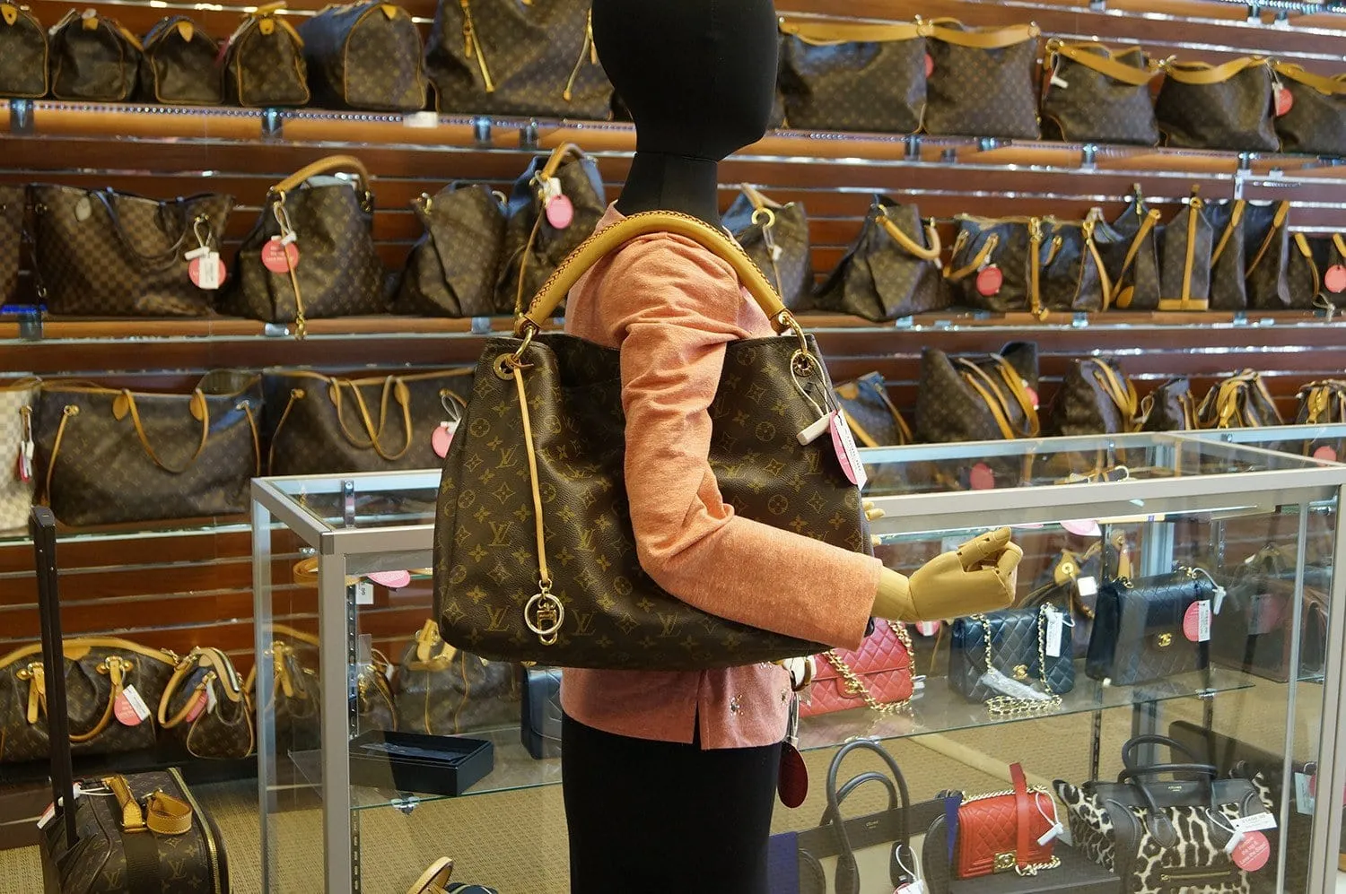 LOUIS VUITTON Artsy MM Monogram Canvas Tote Handbag