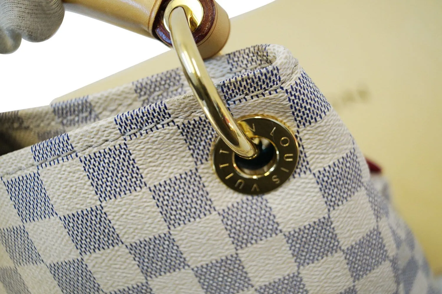 LOUIS VUITTON Damier Azur Artsy MM White Shoulder Bag