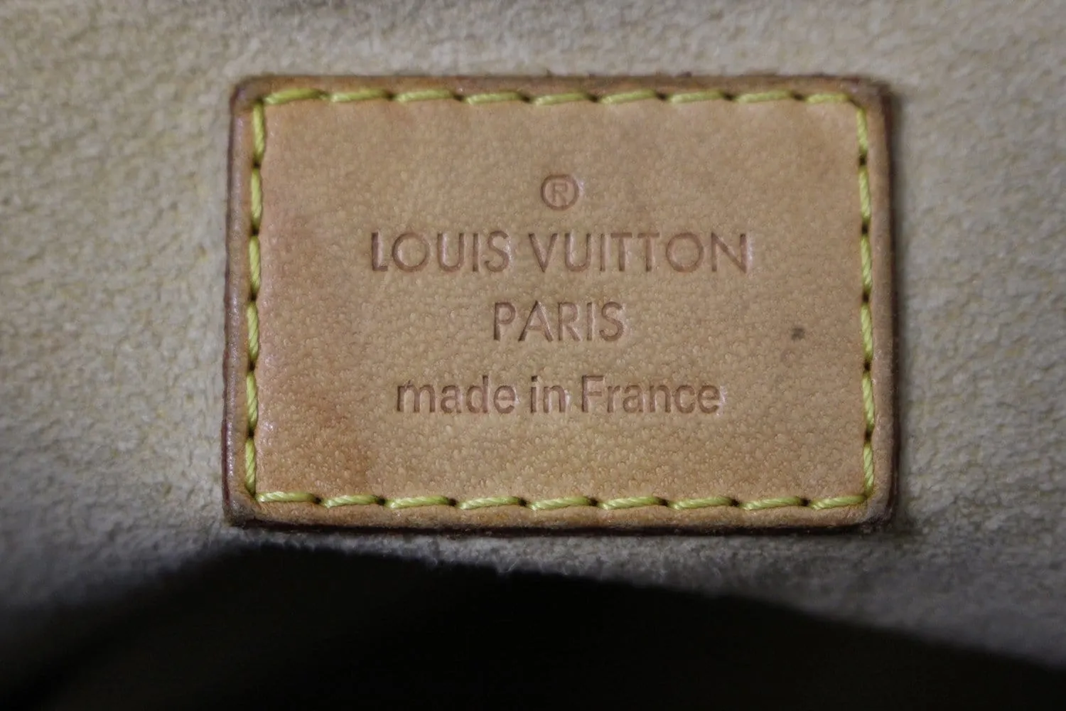 LOUIS VUITTON Monogram Canvas Artsy MM Brown Shoulder Bag
