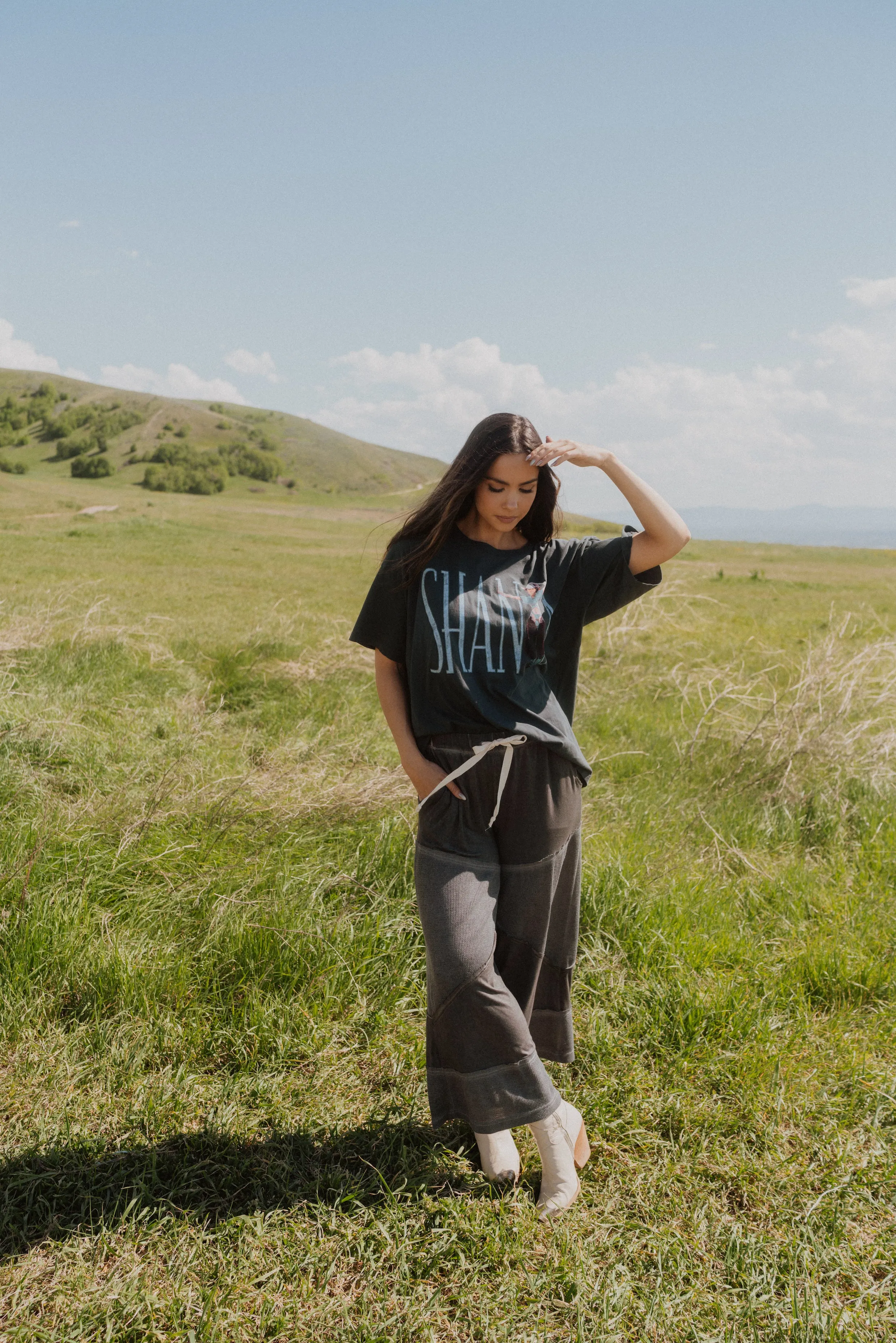 Shania Boots Been Under T-Shirt