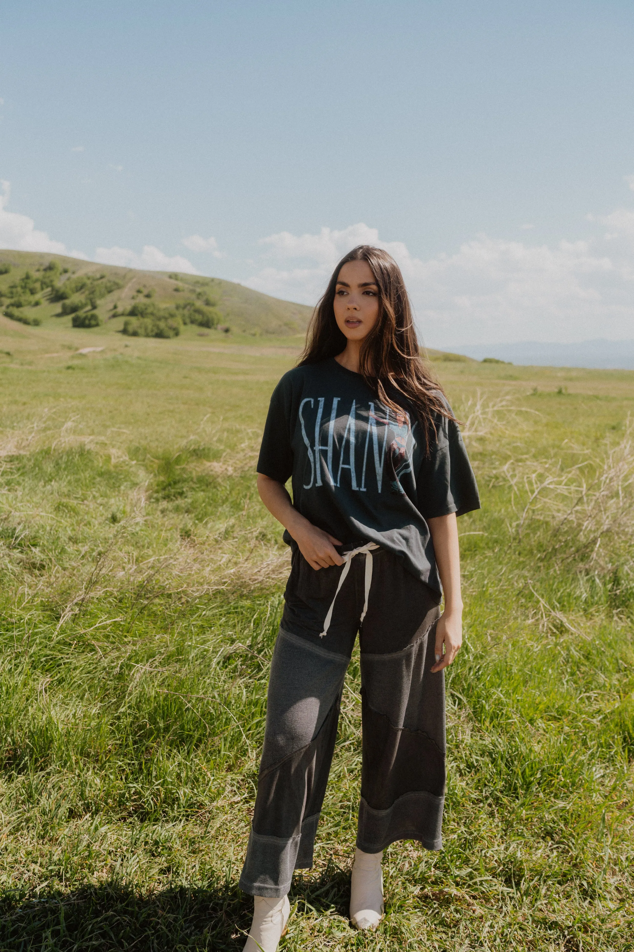 Shania Boots Been Under T-Shirt