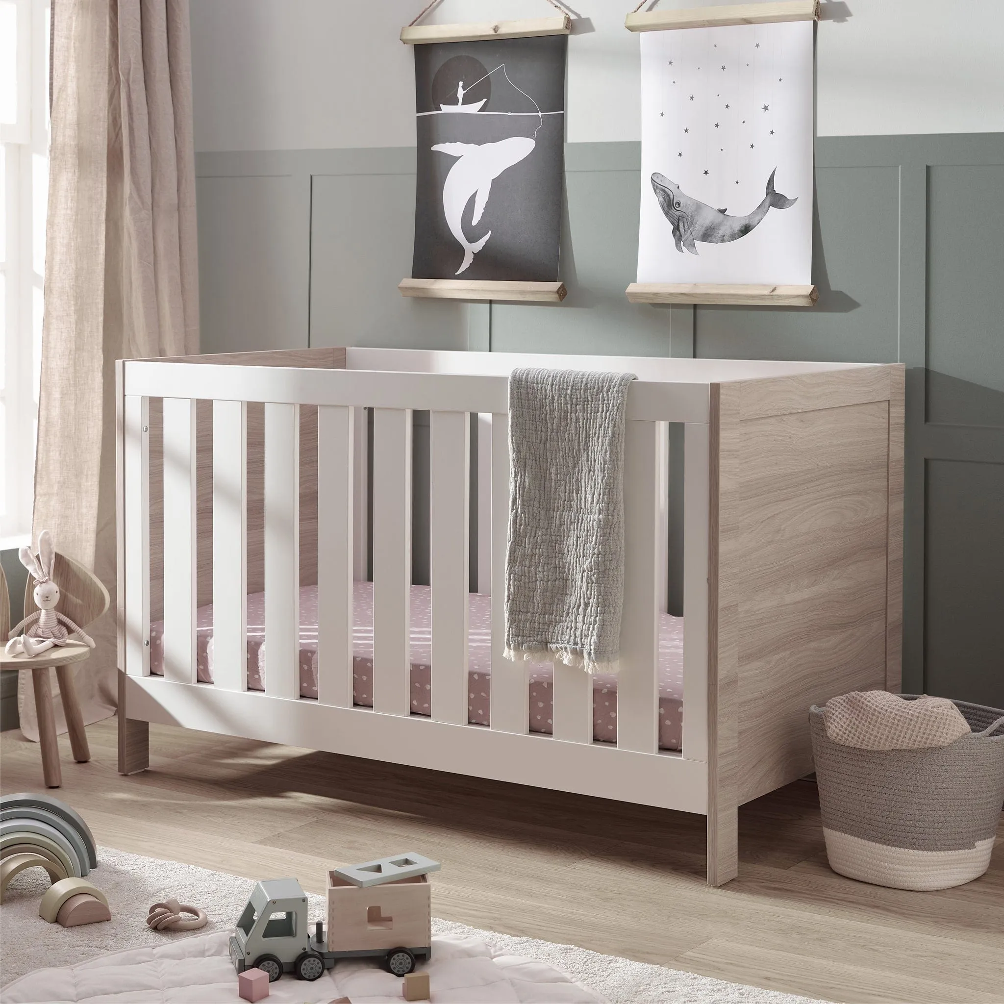 Silver Cross Finchley Oak 3-Piece Nursery Roomset