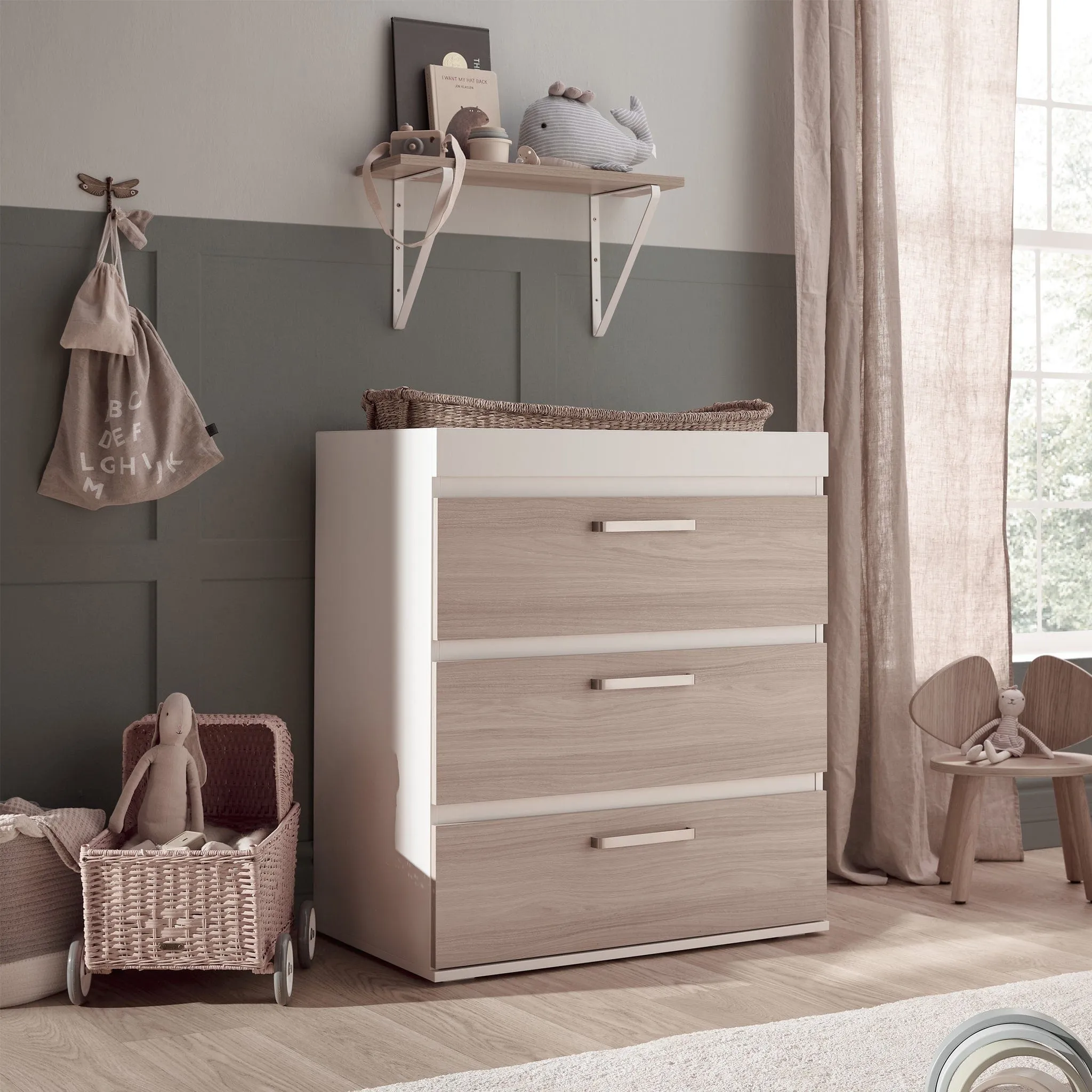 Silver Cross Finchley Oak 3-Piece Nursery Roomset