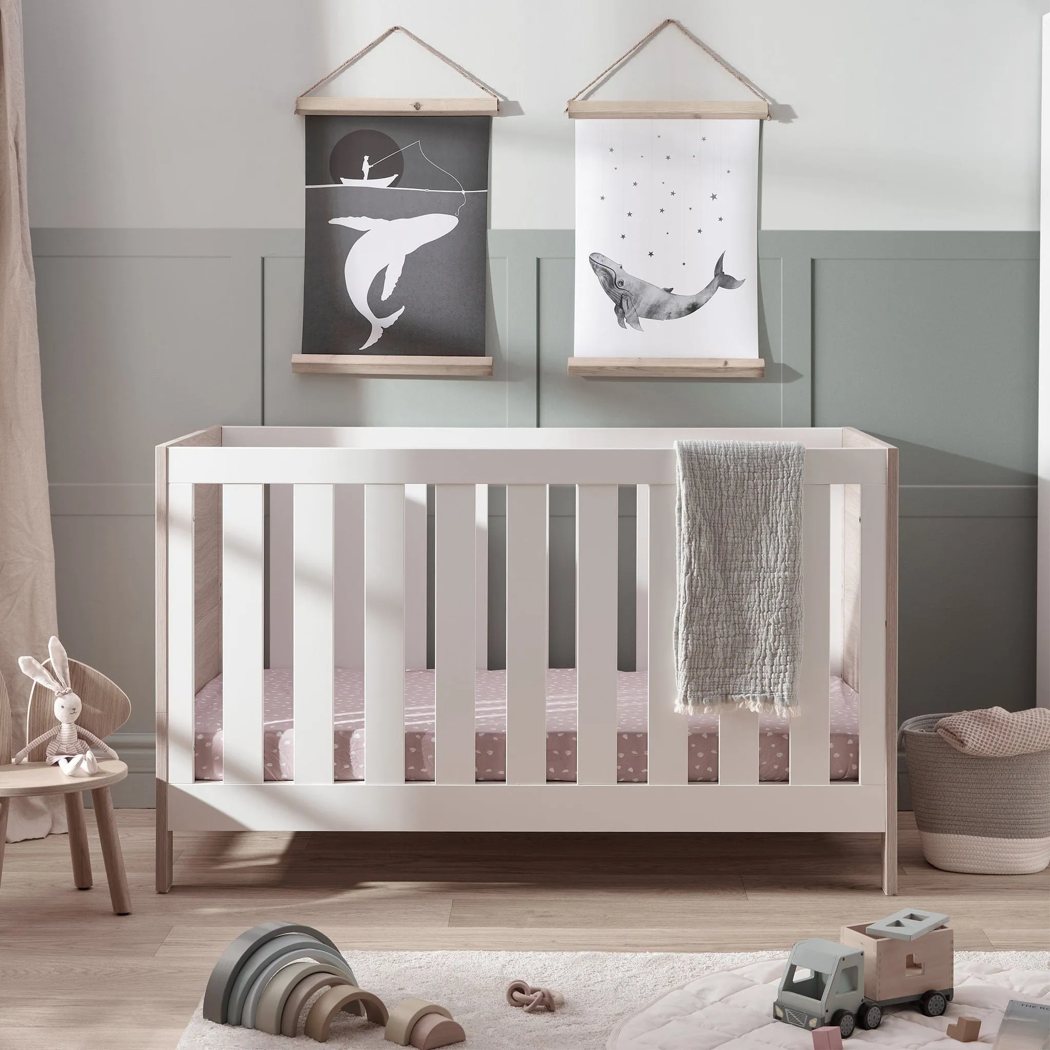 Silver Cross Finchley Oak 3-Piece Nursery Roomset