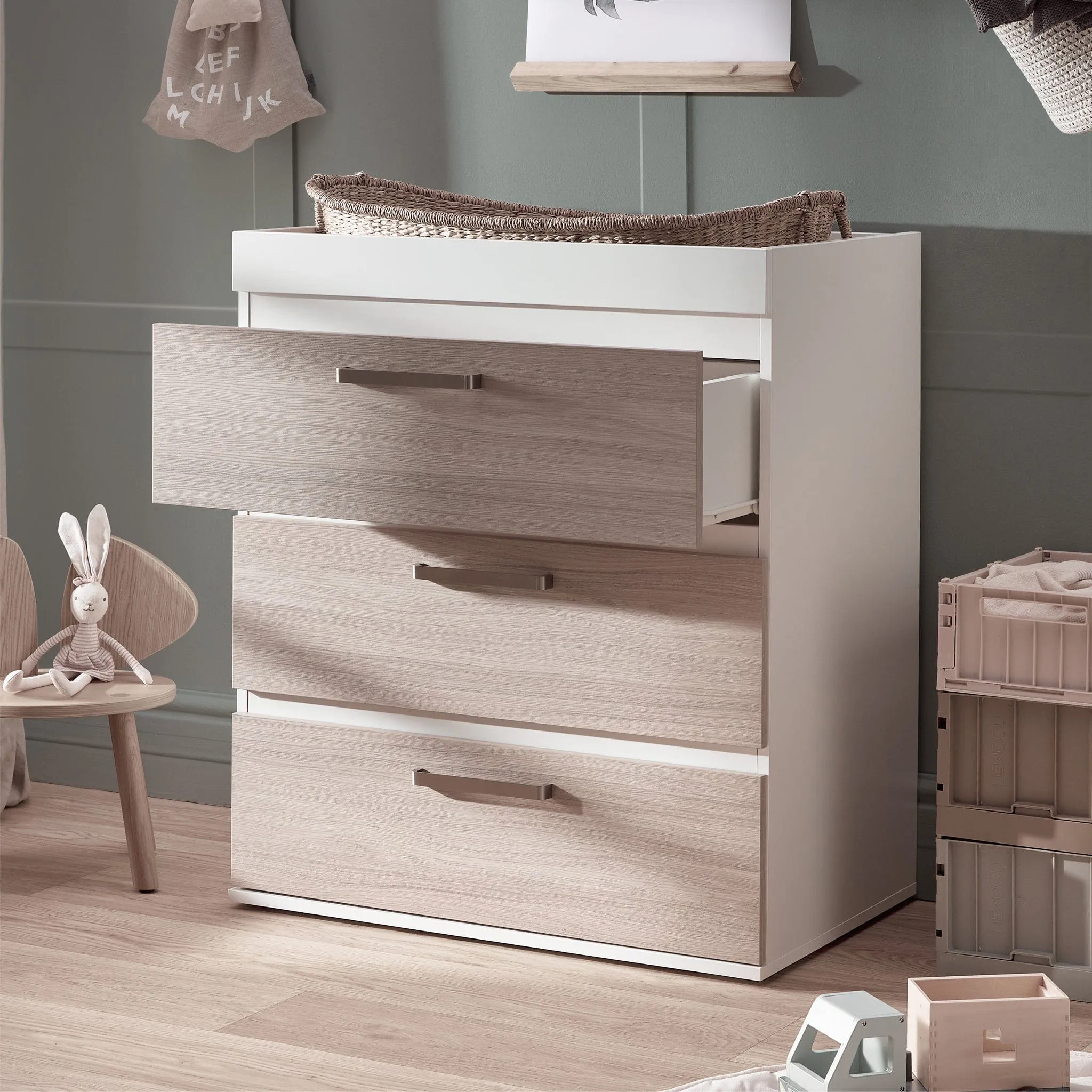 Silver Cross Finchley Oak 3-Piece Nursery Roomset