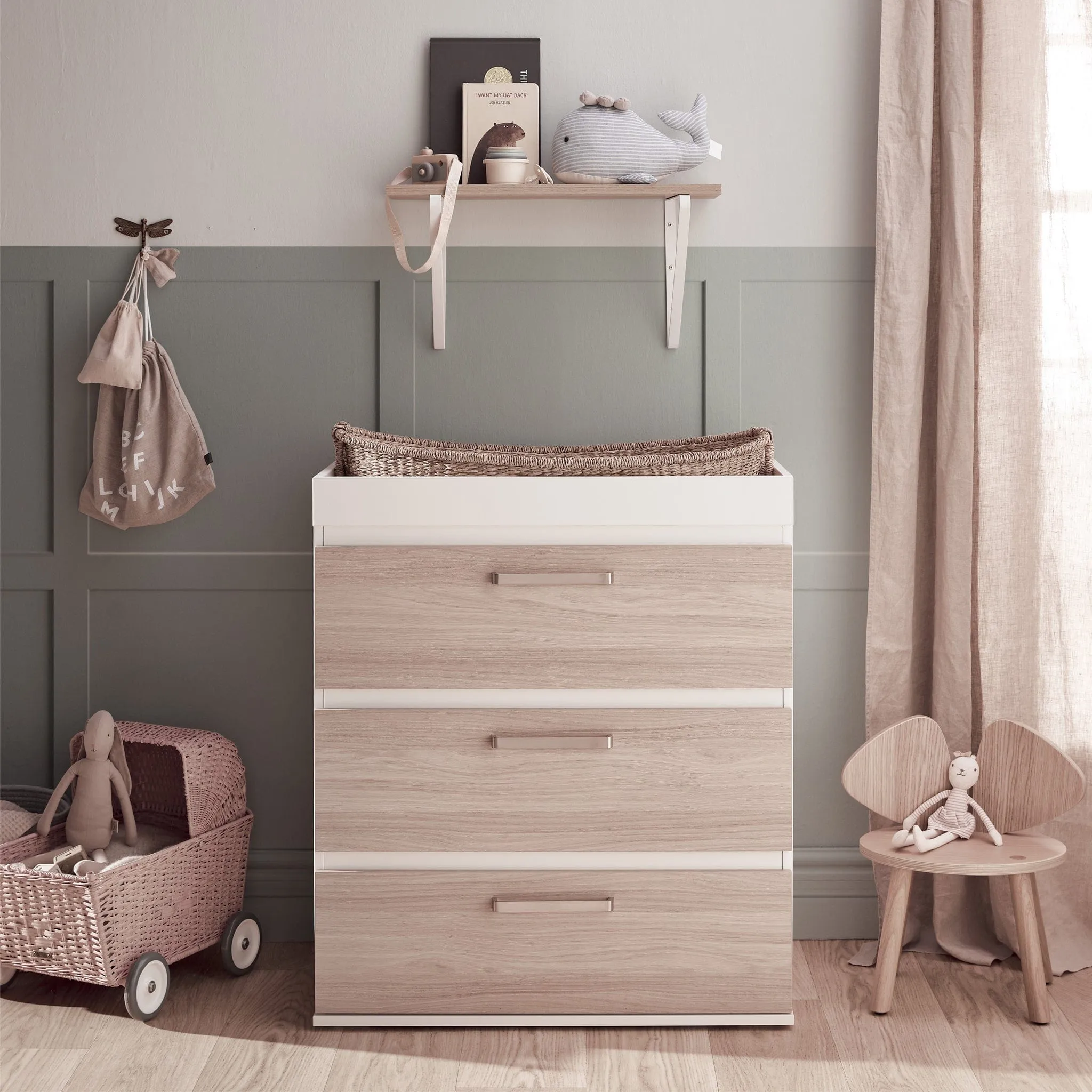 Silver Cross Finchley Oak 3-Piece Nursery Roomset