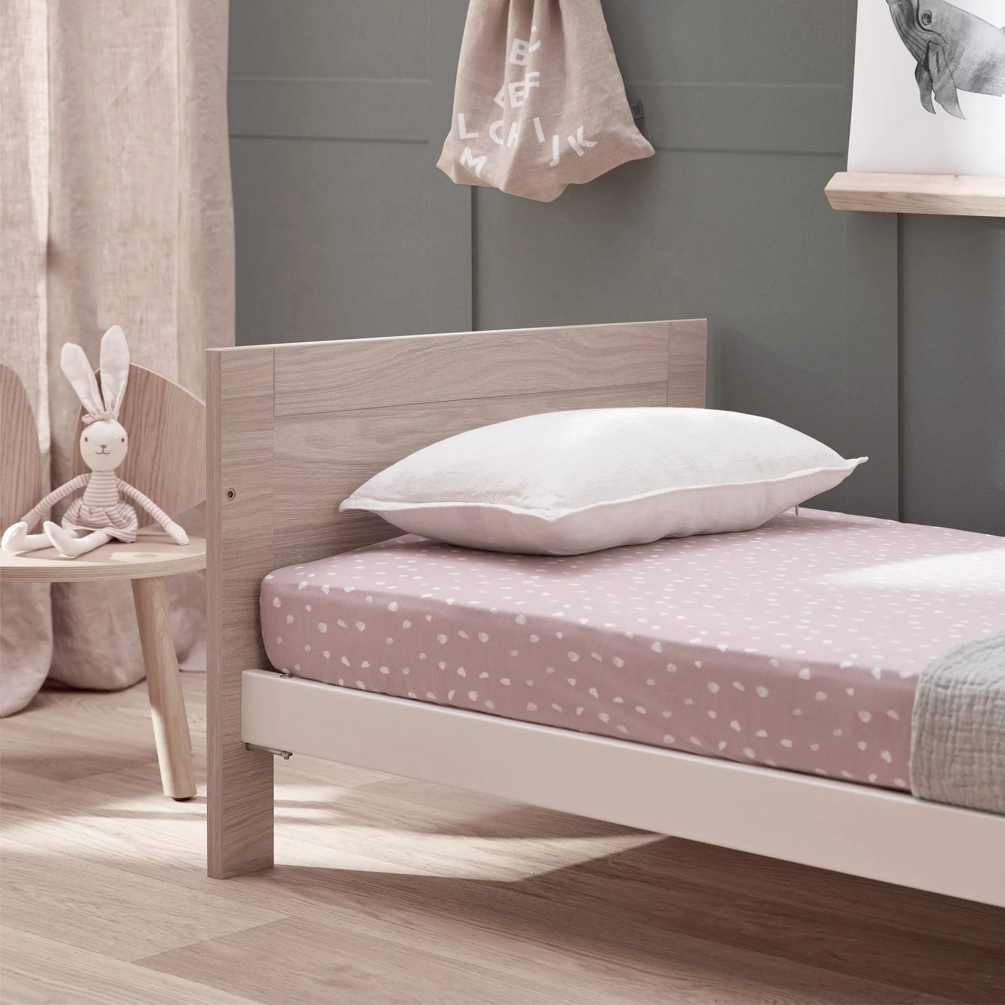Silver Cross Finchley Oak 3-Piece Nursery Roomset