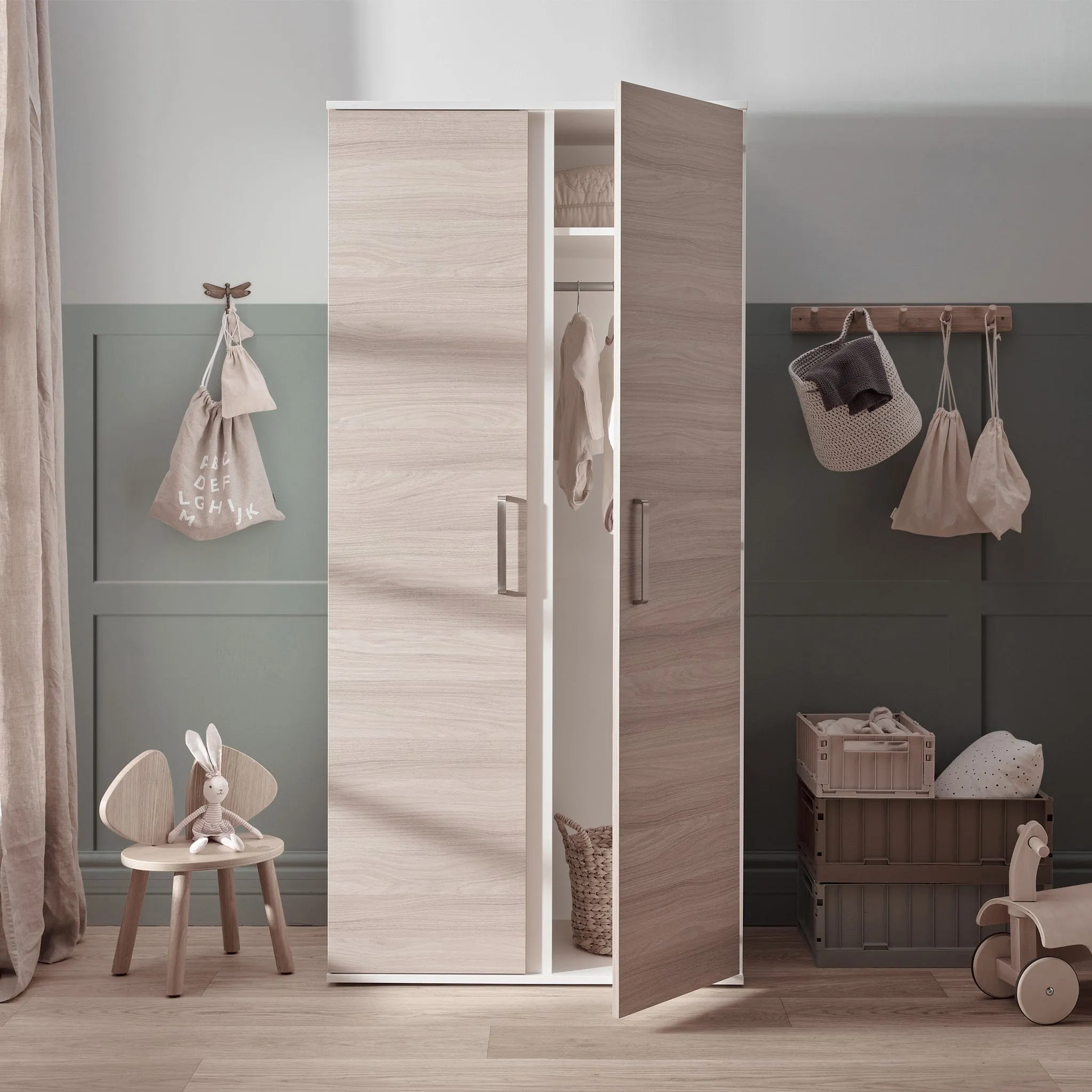 Silver Cross Finchley Oak 3-Piece Nursery Roomset