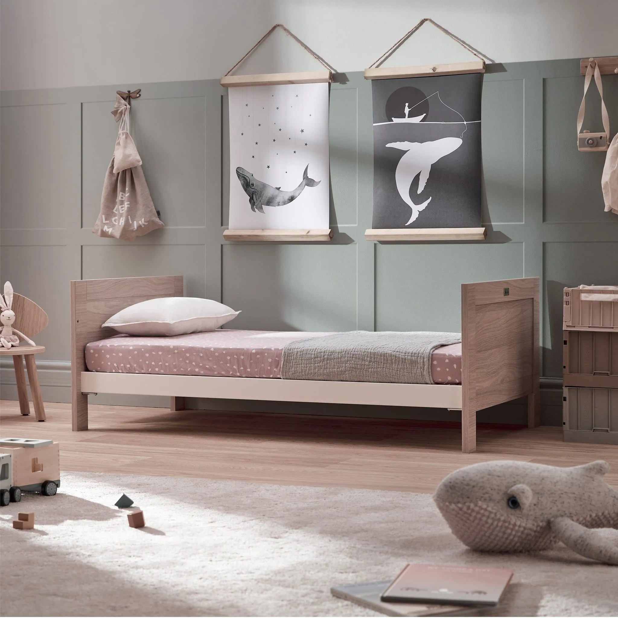 Silver Cross Finchley Oak 3-Piece Nursery Roomset