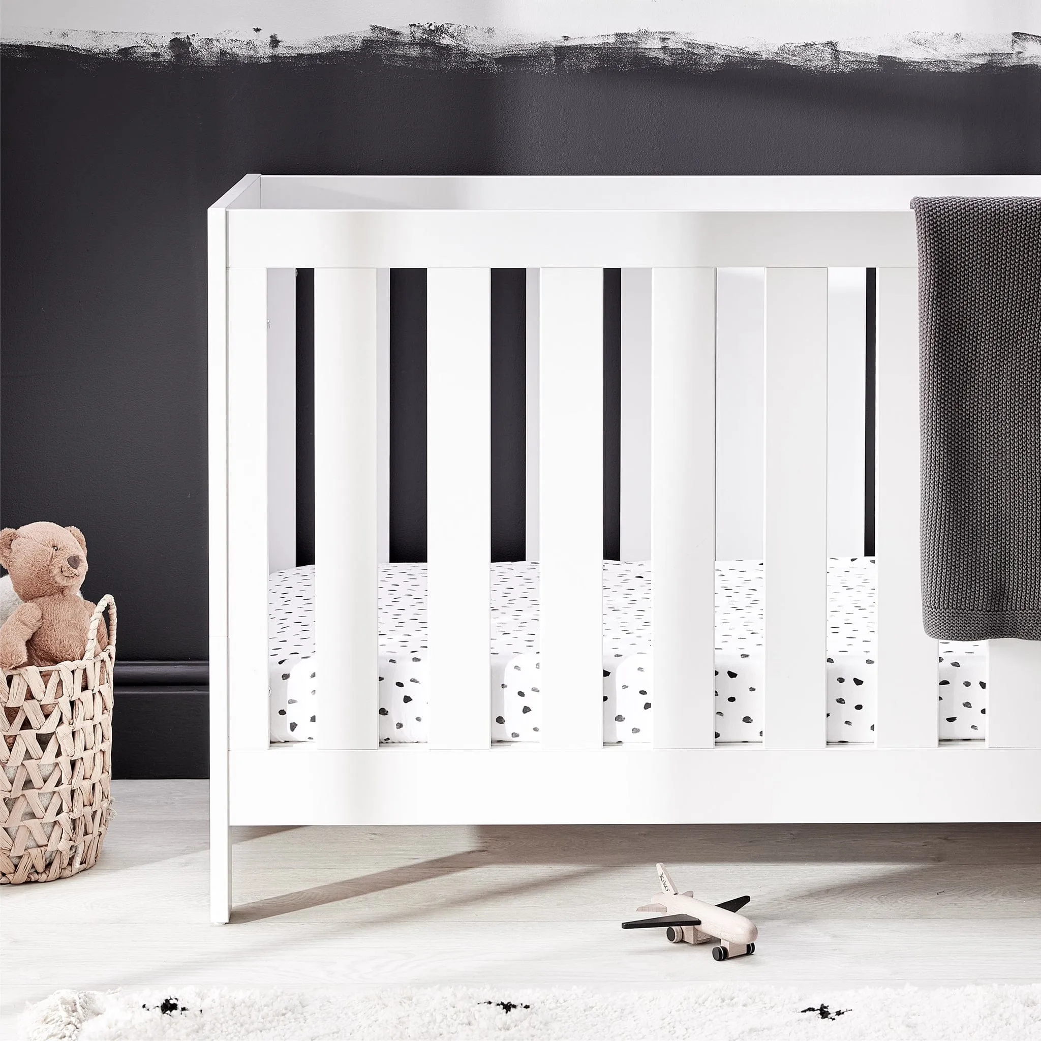 Silver Cross Finchley White 3-Piece Nursery Roomset